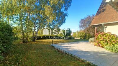 Maison - 240 m² - 8 pièces