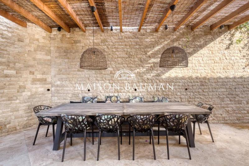 Villa - 300 m² - 8 pièces