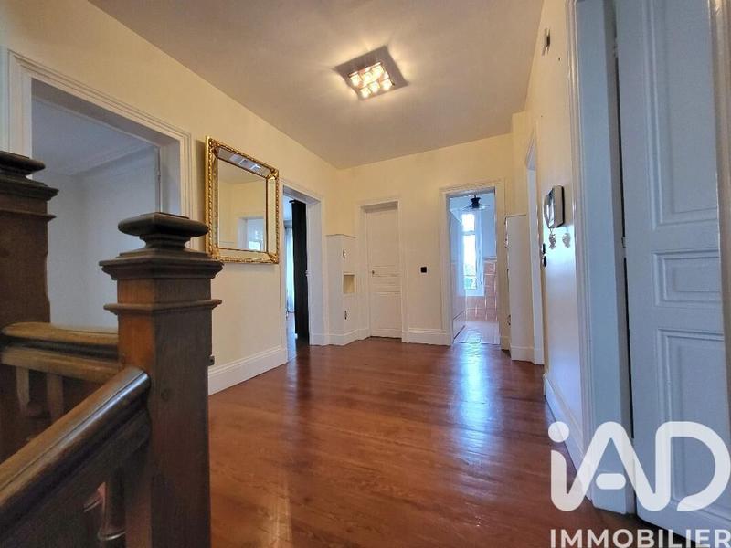 Maison - 240 m² - 9 pièces