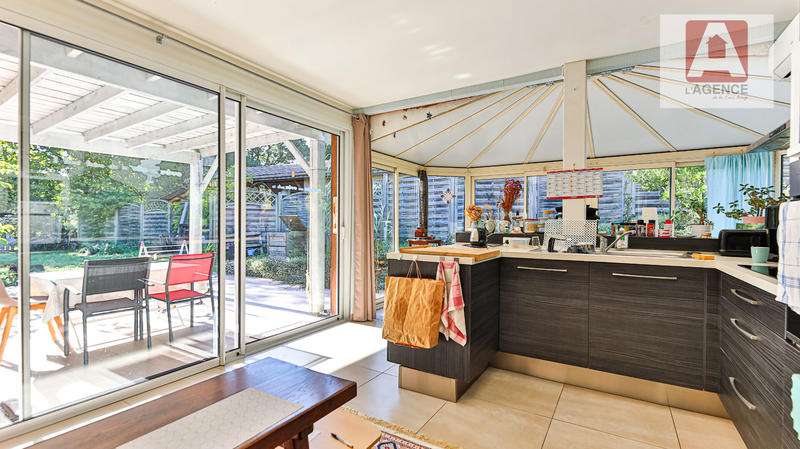 Maison - 235 m² - 8 pièces