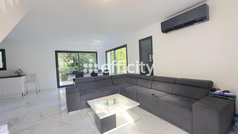 Maison - 92 m² - 4 pièces