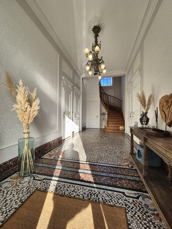 Maison - 310 m² - 10 pièces