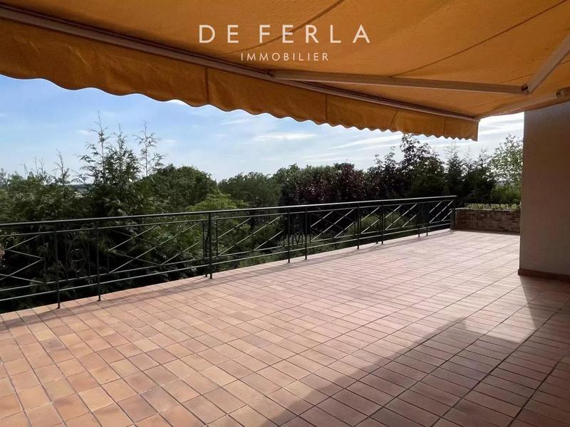 Maison - 306 m² - 6 pièces