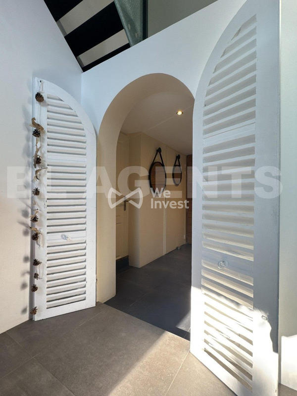 Maison - 225 m² - 7 pièces