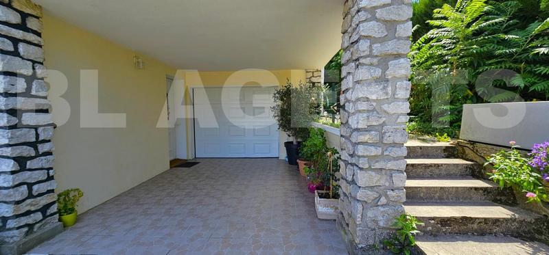 Maison traditionnelle - 130 m² - 5 pièces