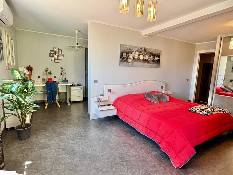 Maison - 121 m² - 5 pièces