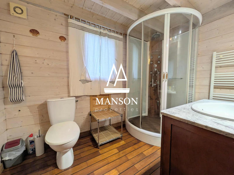 Maison traditionnelle - 386 m² - 10 pièces