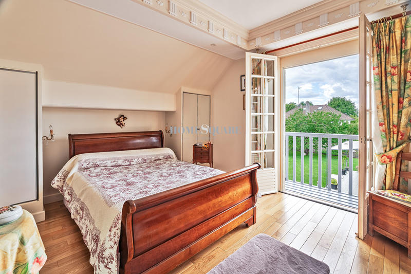 Maison - 193 m² - 10 pièces