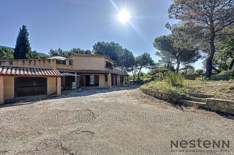 Villa - 158 m² - 6 pièces
