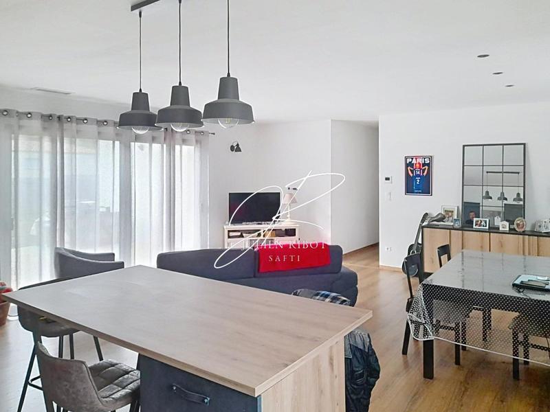 Maison - 111 m² - 5 pièces