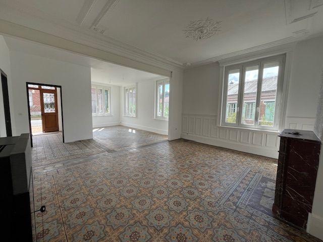 Maison - 258 m² - 6 pièces