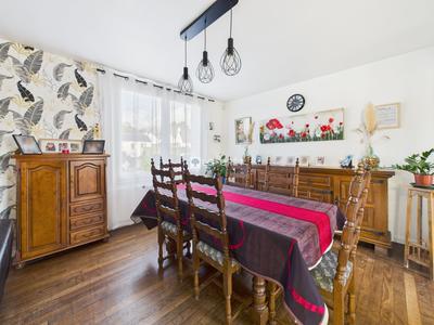 Maison - 83 m² - 4 pièces