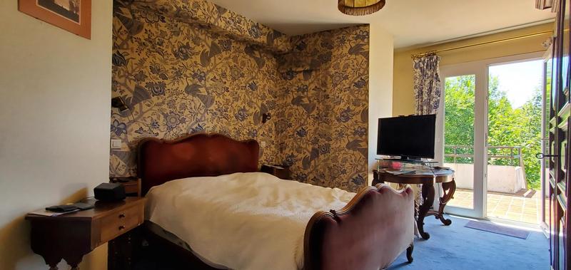 Propriété - 210 m² - 7 pièces