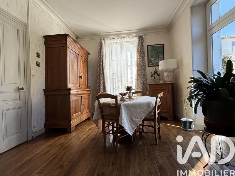 Maison - 182 m² - 10 pièces