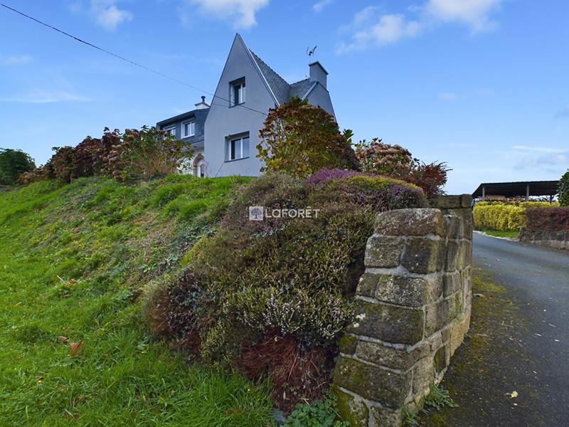 Maison traditionnelle - 175 m² - 8 pièces