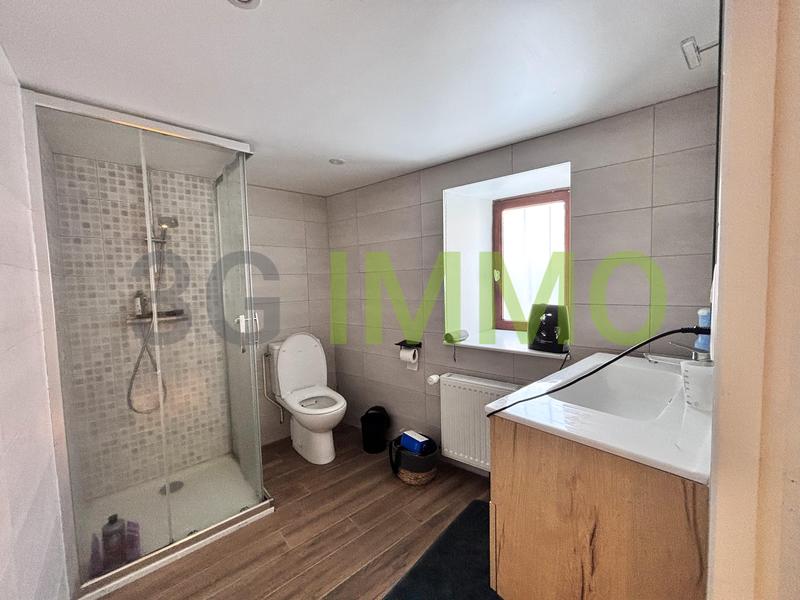 Maison - 920 m² - 5 pièces