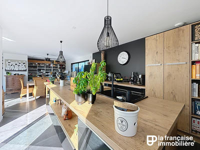 Maison - 185 m² - 6 pièces