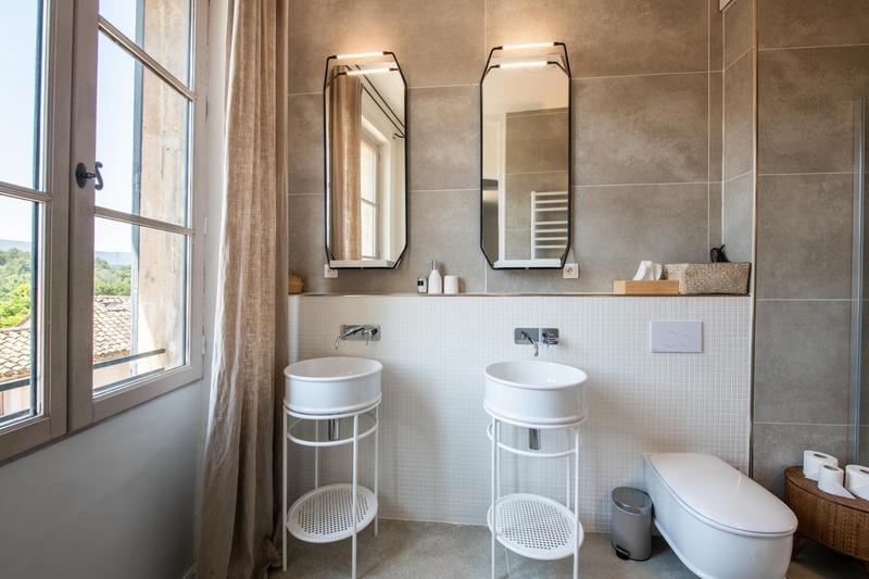 Maison - 440 m² - 12 pièces