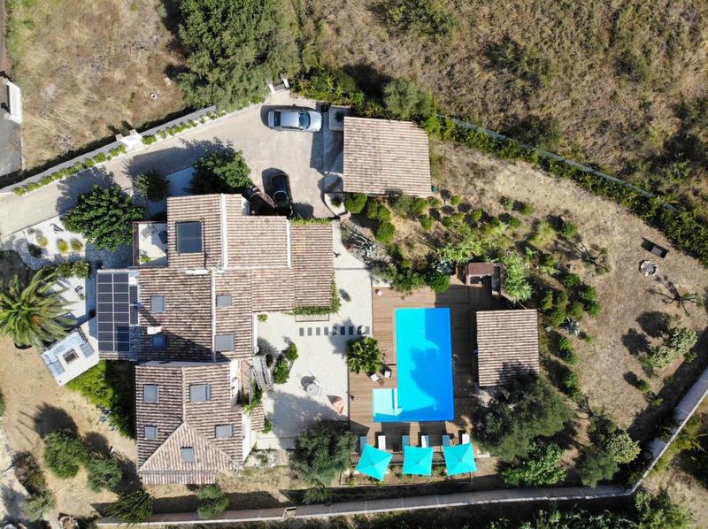 Propriété - 263 m² - 7 pièces