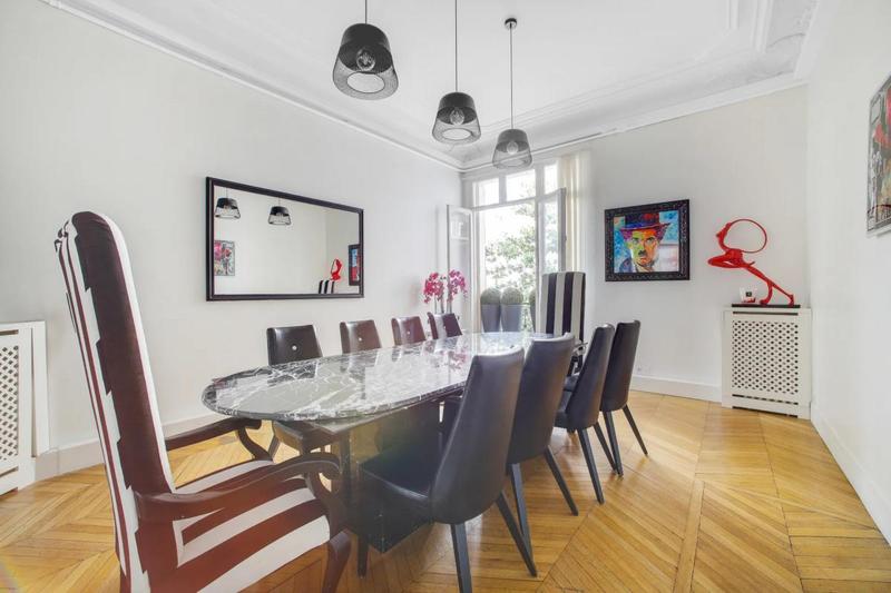 Appartement - 193 m² - 6 pièces