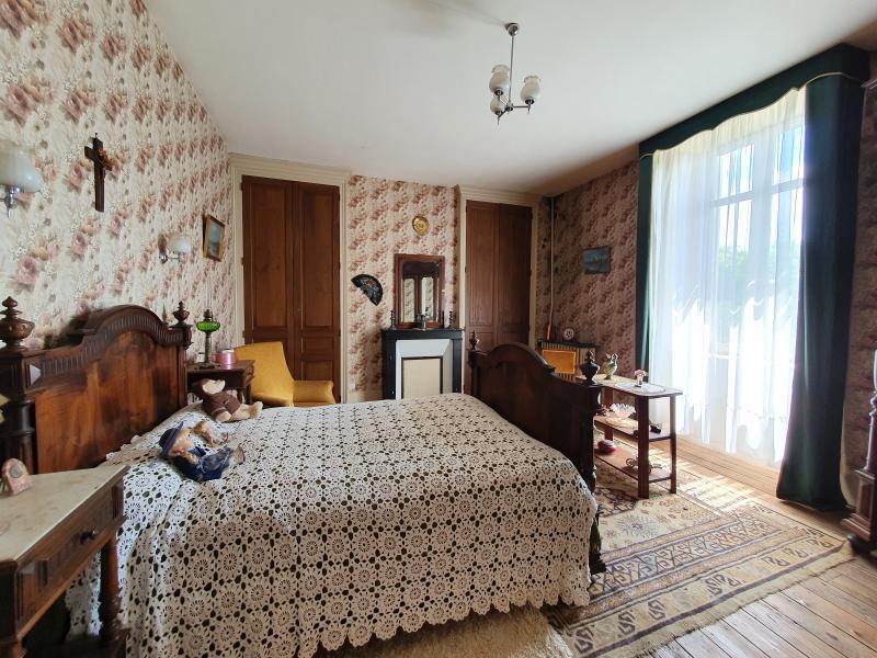 Maison - 180 m² - 12 pièces