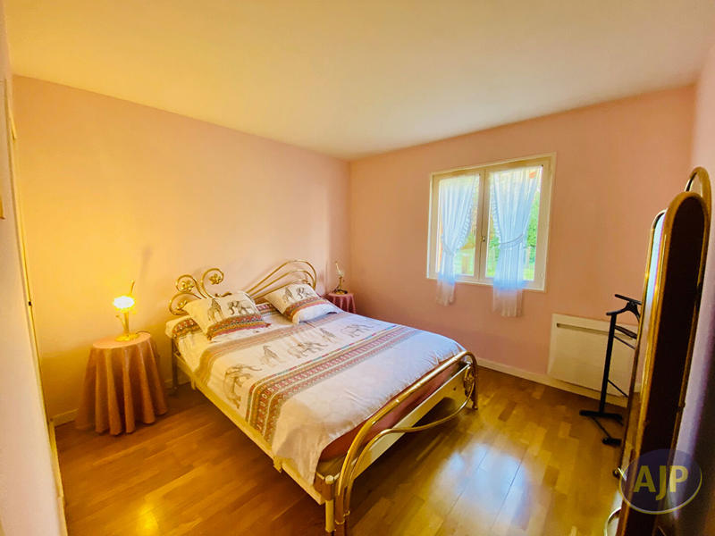 Maison - 209 m² - 8 pièces