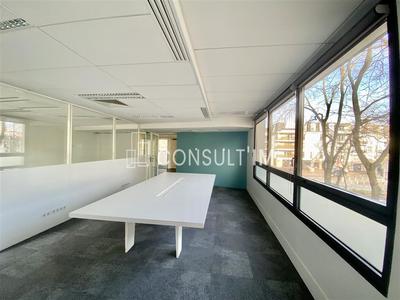 Bureau - 378 m²