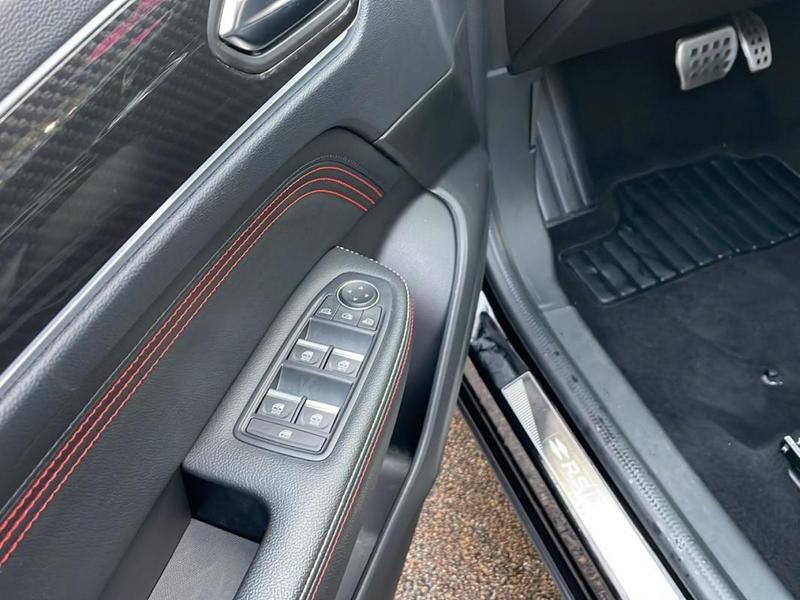 Renault Arkana E-Tech 145 - 21b R.S. Line