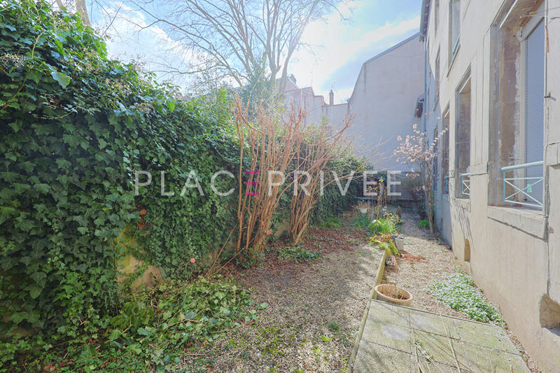 Immeuble - 17 pièces