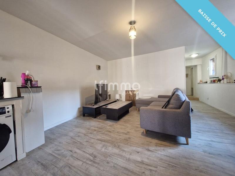 Immeuble - 104 m² - 6 pièces