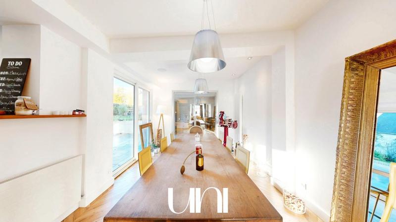 Maison de ville - 232 m² - 8 pièces