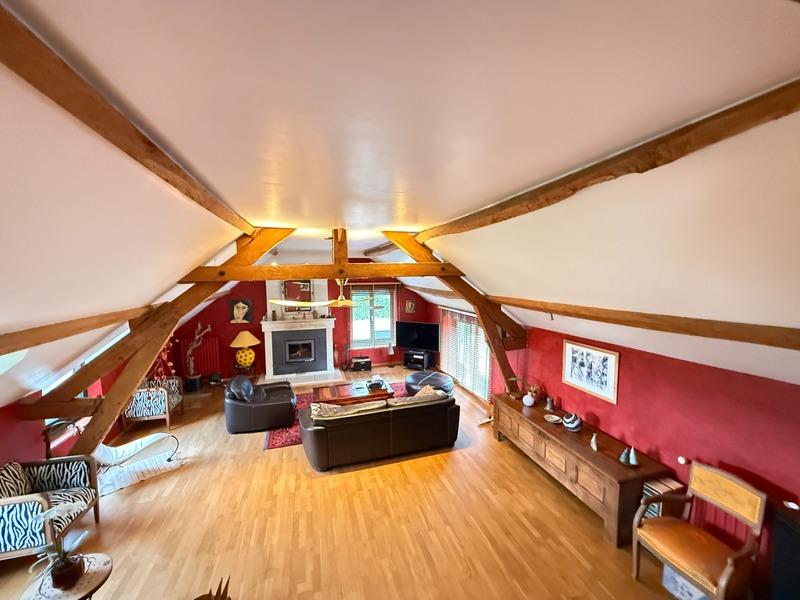 Propriété - 224 m² - 7 pièces