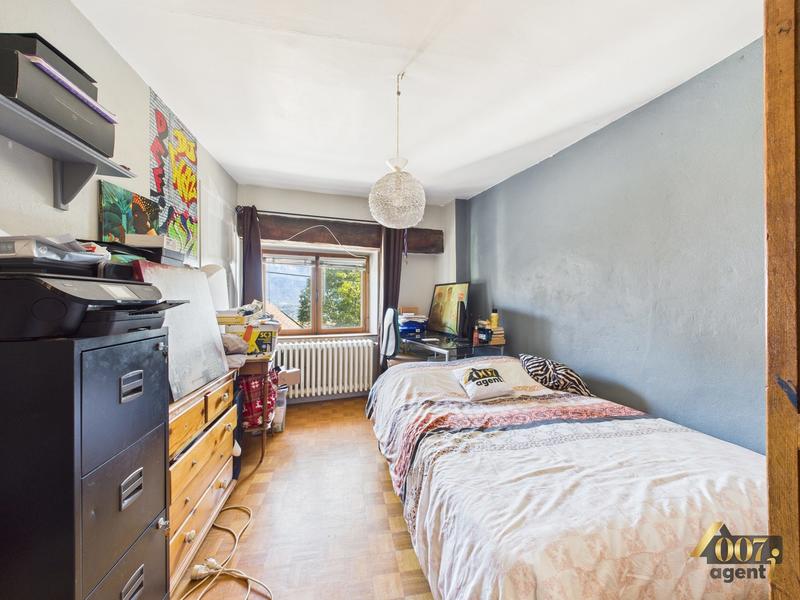 Maison - 225 m² - 8 pièces