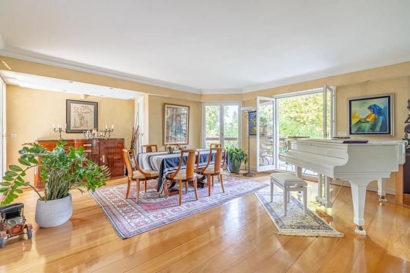 Appartement - 177 m² - 6 pièces