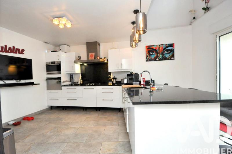 Maison - 205 m² - 7 pièces