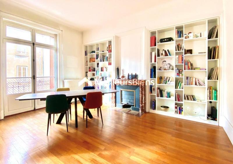 Appartement bourgeois - 117 m² - 4 pièces