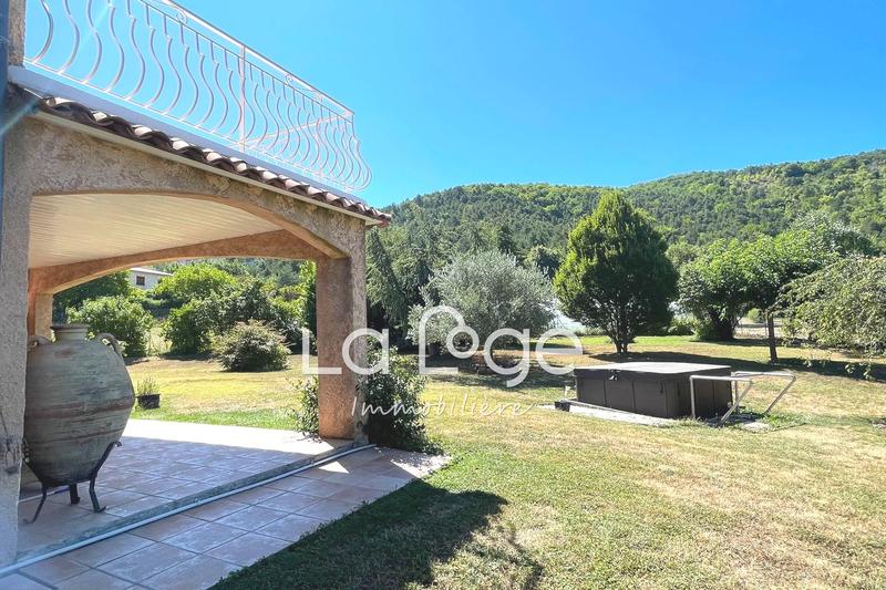 Maison - 208 m² - 8 pièces