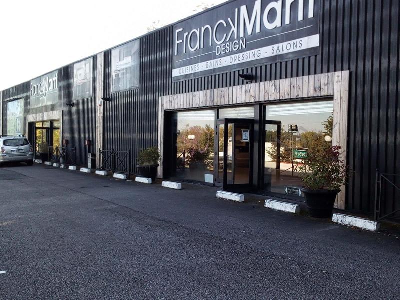 Local commercial - 1 300 m²