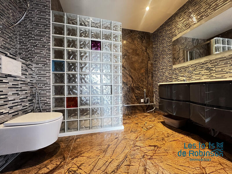 Appartement - 153 m² - 5 pièces