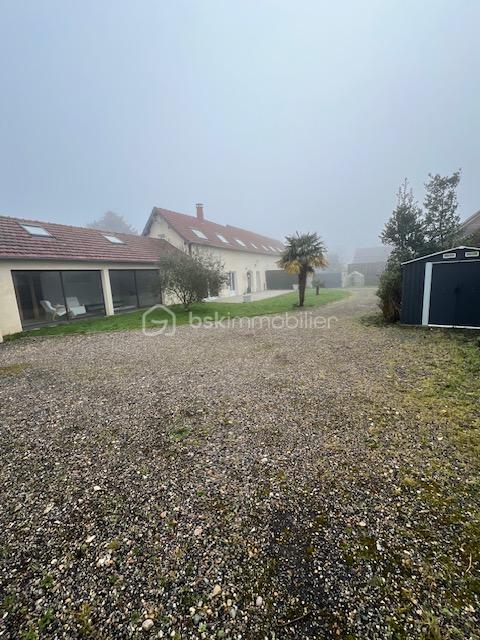 Propriété - 240 m² - 9 pièces