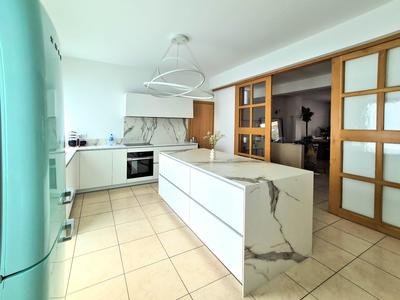 Appartement sur toit - 175 m² - 5 pièces