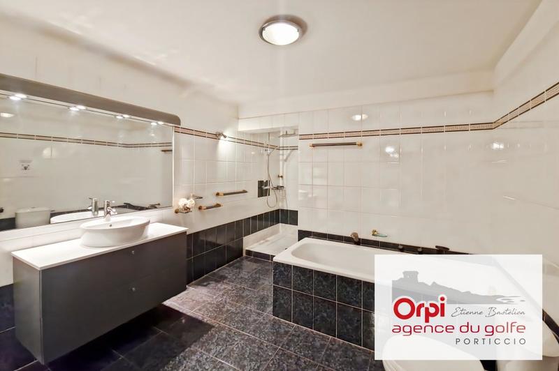 Appartement - 183 m² - 6 pièces