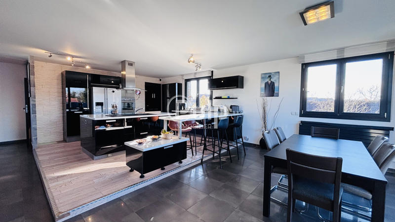 Villa - 197 m² - 6 pièces