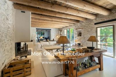 Propriété - 475 m² - 10 pièces
