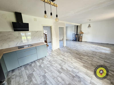 Maison - 98 m² - 5 pièces