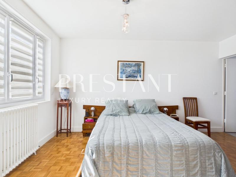 Maison - 180 m² - 5 pièces