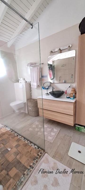 Propriété - 175 m² - 9 pièces