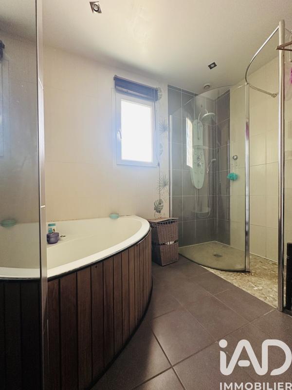 Maison - 153 m² - 8 pièces