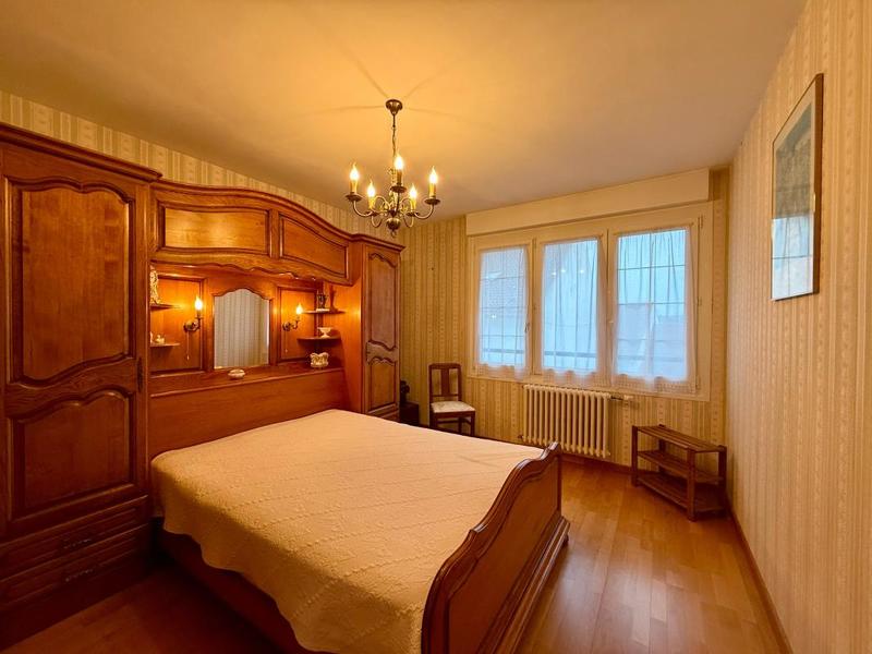 Maison - 181 m² - 7 pièces