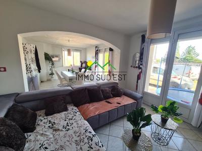 Maison - 180 m² - 7 pièces